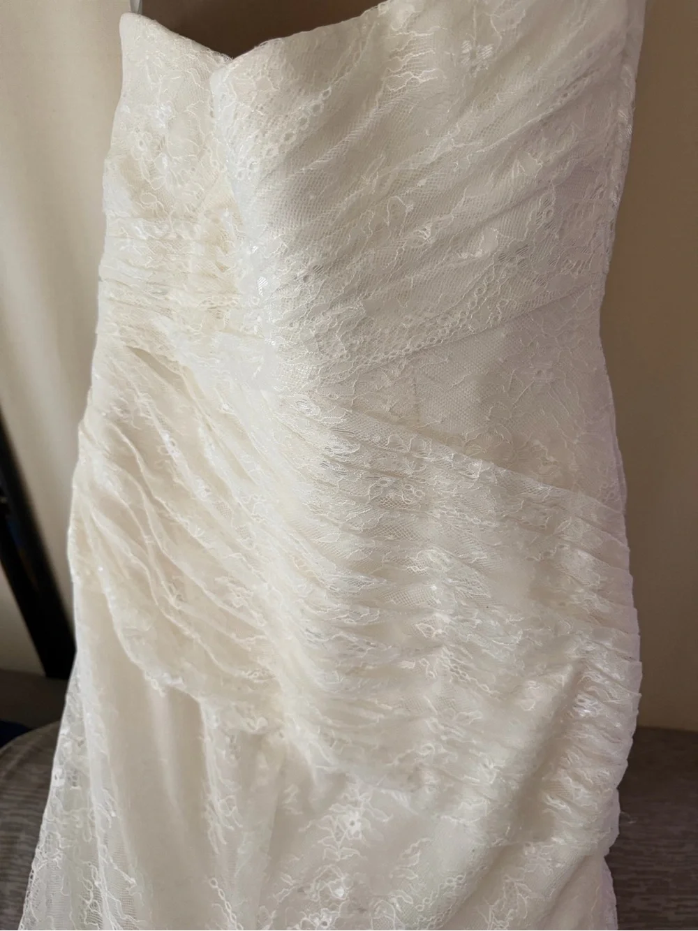White by Vera Wang Ivory Lace Strapless Skirted Gown in Original box